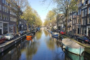 Amsterdam sans avion - histoire, design et émotion